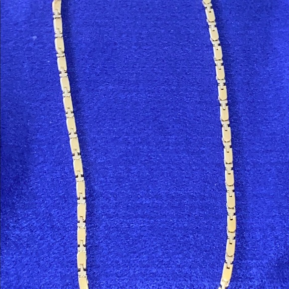 26 inch Yellow Gold and White Gold Chain. - Picture 2 of 4